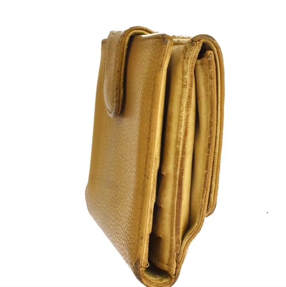 CHANEL COMPACT WALLET - Picture 3 of 15